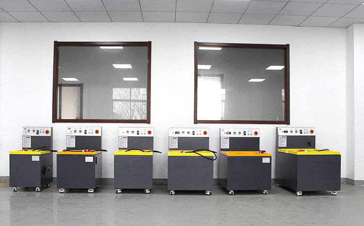 平移式磁力抛光机的工作原理